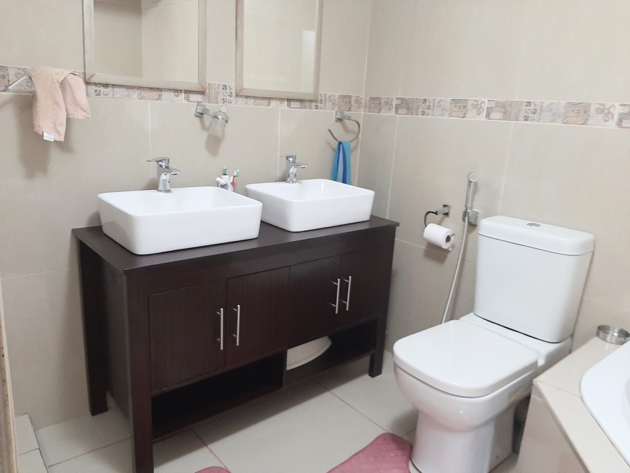 6 Bedroom Property for Sale in Kosmos North West